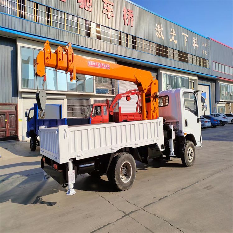 荃湾区三轮随车吊定制 农用改装机自备吊中瑞长期出售